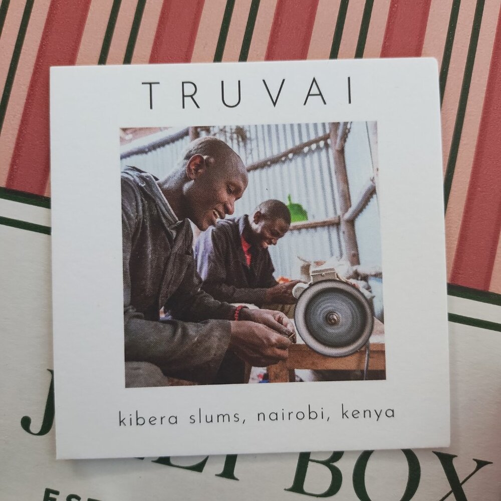 NWT  TRUVAI Margo Cuff from the winter 2025 Jilly Box - Picture 5 of 6